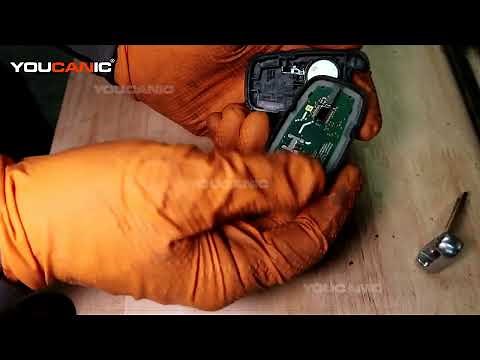 2011-2013 Hyundai Sonata Hybrid - How to Replace the Battery on Key Fob