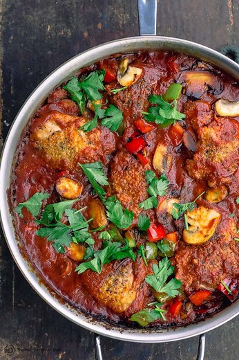 Easy Chicken Cacciatore (Stovetop or Crock-Pot) | The Medierranean Dish