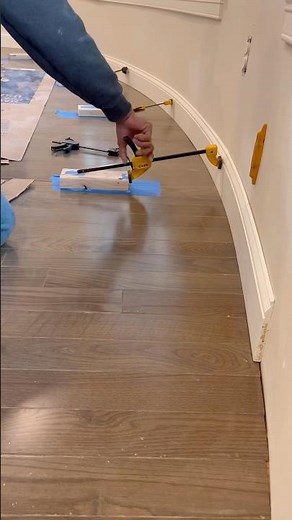 Making curved walls look easy!Baseboard installation tricks you need to see 👉Gpr3Carpentry🔨 #tips