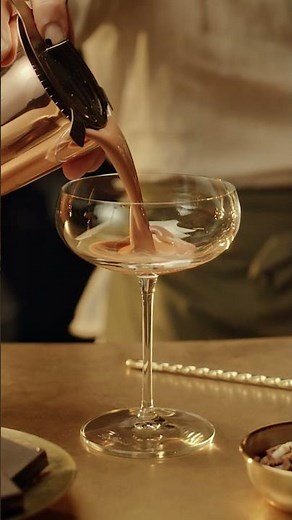 Mocha Martini Cocktail recipe made with Baileys Original Irish Cream #cocktails #mocha #martinis