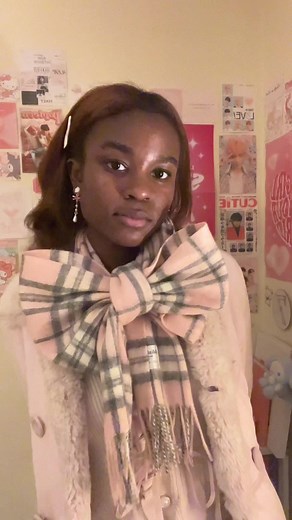 Easy and Slow Tutorial: Tying a Bow Scarf