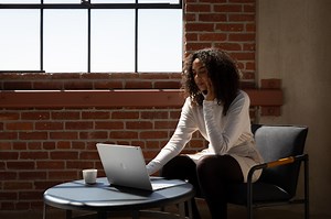 Microsoft AI Cloud Partner Program でソリューションを構築、販売