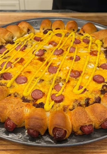 Chili Cheese Pizza Recipe for Home Cooks