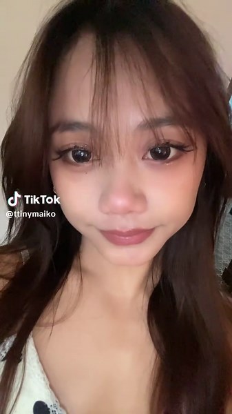 First Time Trying Contact Lenses: A Fun Experience