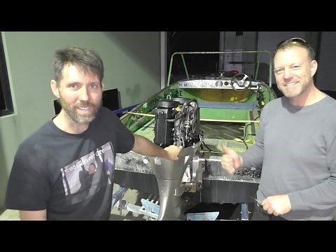 Mounting an outboard motor