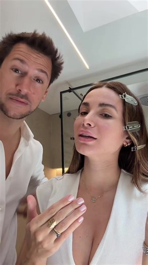 pub Eu juro que tinha a CERTEZA que o vestido existia. A minha skincare com a gama Liftactiv Pigment Specialist B3 dos @vichylaboratoires, que é perfeita, enquanto vos conto tudo. #MEvsDARKSPOTS, #VichyLaboratoires, #LaboratoriosVichy, #Skincare