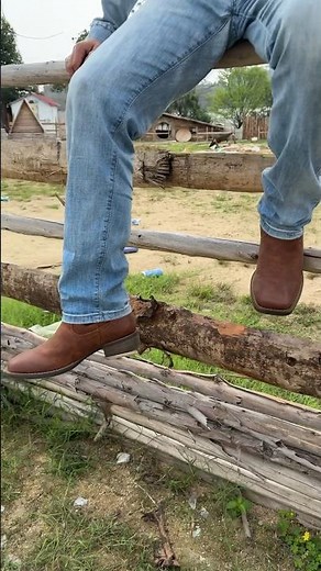 How To Wear Cowboy Boots | Ultimate Guide To The Western Boot | J's.o.l.e Cowboy Boot Video
