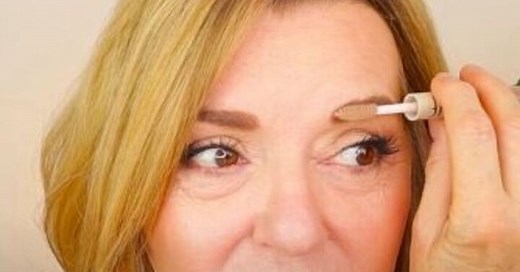 Eyebrows Over 50: How to Shape Eyebrows for Older Ladies