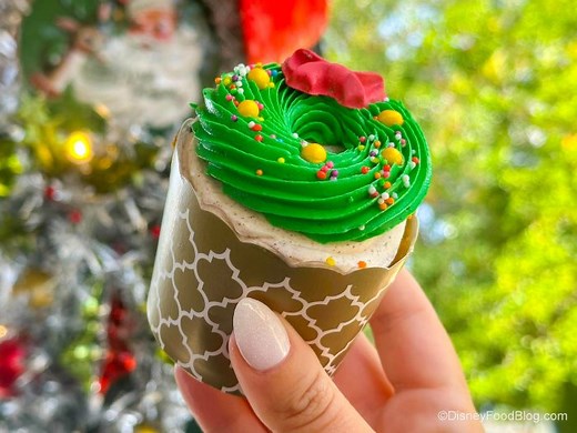 Photos and Reviews: ALL the 2025 Holiday Treats in Walt Disney World! | the disney food blog