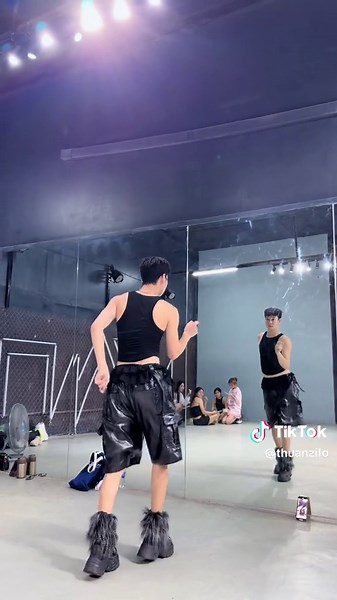 Enjoy Full HD Zumba Dance with Thuan Zilo