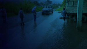 1.6K views · 44 reactions |  EN VIVO | El #Minsa envía donación de productos de primera necesidad y medicamentos para las familias damnificadas por los huaicos e inundaciones de las localidades de Chamorro (Ica) y de Íllimo (Lambayeque). | Ministerio de Salud del Perú | Facebook