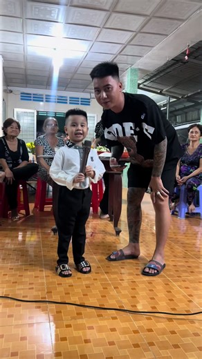 CuBill Hát Chúc Mừng Sinh Nhật Bà Nội Vui Nhộn