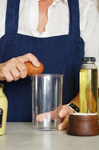 How to Make Homemade Mayonnaise