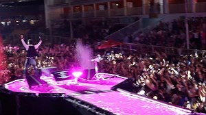 88K views · 2.1K reactions | Que NOITE!! Show de ontem em Patos de Minas MG! Valeu demais Minas Gerais! Espero revê-los logo. Obrigado pelo carinho  | Zezé Di Camargo | Facebook