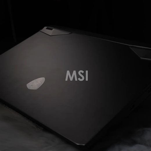 為極致遊戲打造革命性散熱技術 MSI獨家CoolerBoost 5散熱技術 能即時有效排除廢熱，讓處理器和顯示卡皆能發揮最佳效能，依舊維持鍵盤面最低溫度 瞭解更多 https://msi.gm/VectorGP76HX_12UX #MSI #VectorGP #Coolerboost #Laptop #Gaming #Cooling | MSI Gaming | Facebook