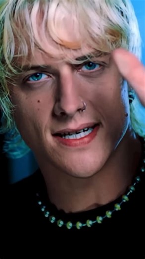 grunge? on Instagram: "“Don’t fall away and leave love bleedin’ in my hands again….” Fuel - Hemorrhage (2000) #grunge #postgrunge #altrock #numetal #90sgrunge #fuelband #brettscallions #90s"