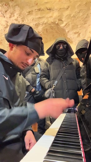 Love Story #indila #publicpiano #pianocover | love story