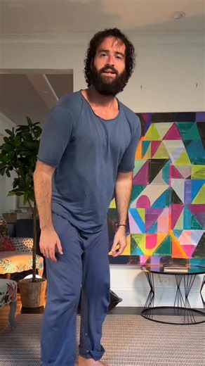 Overhead Mobility Fix 💫 For more simplistic ways to boost posture, restore mobility, and feel better in your body than you have since high school… 👉 Download my new App! Link in bio | Elijah Matelson