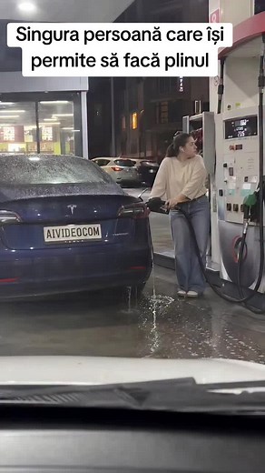 Nu este creat cu inteligență artificială este filmata chiar de mine in benzinărie.#tuta#benzină#tesla