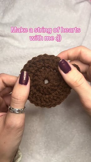 Cute Pink Crochet Crafts: String of Hearts Tutorial