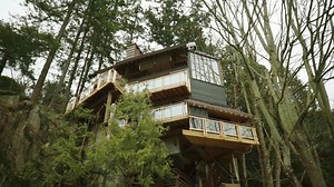 Step inside this sprawling "treehouse" residence with panoramic views of the Vancouver fjords More: www.cbc.ca/1.4721361 | CBC Life