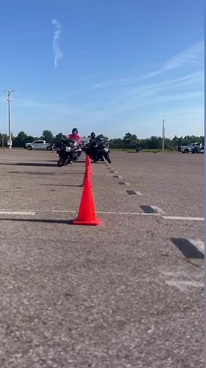 It’s #MotorcycleSafetyAwarenessMonth and the #ManateeSheriffMotorsUnit has a few tips for riders and drivers! #RideSmart #TrafficTipTuesday #MotorsTraining 🏍️ | Manatee County Sheriff's Office