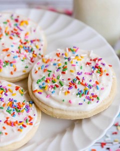 The Softest, Yummiest Sugar Cookies You'll Ever Try!