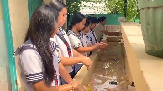 𝐓𝐈𝐌𝐄 𝐓𝐎 𝐖𝐀𝐒𝐇 𝐎𝐔𝐑 𝐇𝐀𝐍𝐃𝐒! Handwashing is a simple yet powerful way to protect students and staff from illness in school. By washing hands regularly with soap and water, we remove germs that can cause colds, flu, and stomach bugs. This helps reduce absenteeism, keeps classrooms healthier, and promotes good hygiene habits that last a lifetime. Encouraging handwashing—especially before meals and after using the restroom—creates a safer, more productive learning environment for every