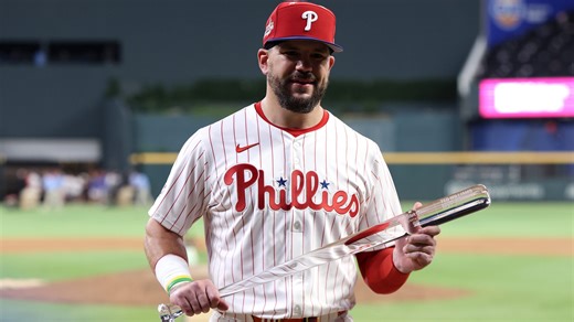 Reds Hall of Famer Barry Larkin wants chance to recruit Kyle Schwarber