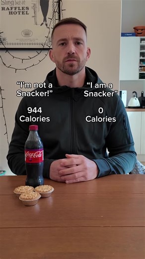 Sometimes less is more… Losing fat in a calorie deficit doesn’t need to equal less food, just better choices! 170g Morrisons Ready To Eat Flame Grilled Chicken - 209 cals 100g Raspberries - 48 cals 150g Blueberries - 67 cals 200g Arla Protein Blueberry Yogurt - 142 cals 10g Proper Salted Popcorn - 44 cals 1x Medium Banana - 110 cals 2x Babybel Light 500ml Diet Coke - 2 cals 1x Mr Kipling Mince Pie - 238 cals Vs 3x Mr Kipling Mince Pie - 714 cals (don’t lie and say you wouldn’t eat 3!) 500ml Coke