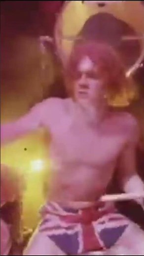 #OnThisDay 1981: Bringin' On The Heartbreak was released as a single in the US. #defleppard #rock