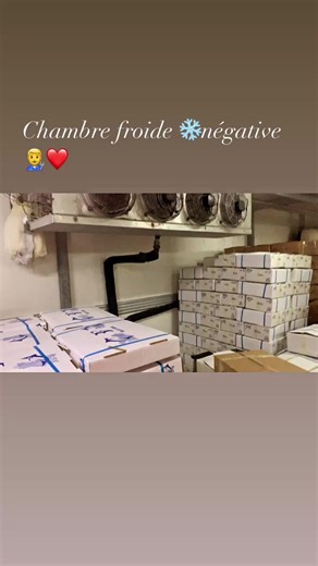 Kelk explication du chambre froide négative ❄️❤️ce chambre à pour role de conserver les produits ou aliments à duré indéterminée…technicien we are👨‍🔧🧠