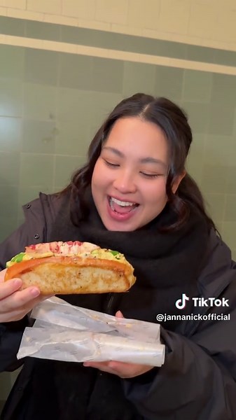 Viral Lobster Roll Review in London