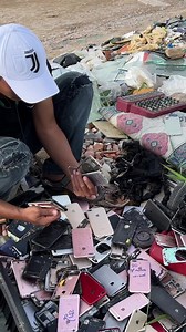 7.9M views · 63K reactions | Found 100 Broken Phones from Trash#reelsfb #smartphone #iPhone #reals #Samsung #Huawei #restoration | Restore Urphone | Facebook