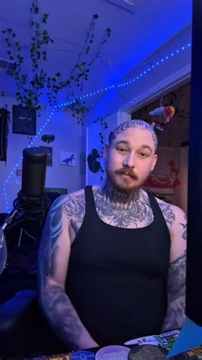 Live on @kickstreaming I cast a spell on you to go download the app, and search jurassic_bakes | Jurassic Bakes