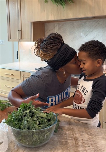 🥹🎄 i just love these days of the year! Merry Christmas yall! Hopefully i can get us a group dance for Christmas 😂