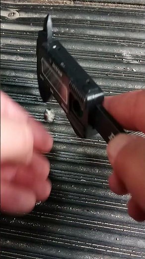 How to change the battery on a Pittsburgh digital caliper from harbor freight