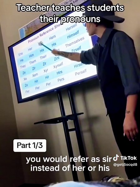 Ting ting and bilqis concert blackpink deadline day 1 jakarta.... #ayutingting#bilqis #blackpink #deadlineworldtour #CapCut
