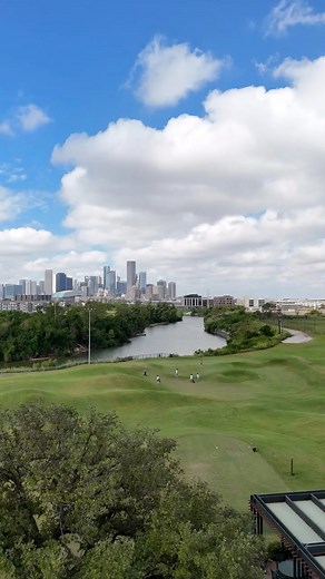 34K views · 250 reactions | Discover East River 9 ⛳️✨ A 9-hole golf course featuring a driving range, pickleball courts, live entertainment & skyline views There’s also a restaurant & patio bar River House Houston, making it the perfect outdoor destination the entire family can enjoy! #ExploreHOU  @ItsNotHouItsMe #Houston #HoustonTexas #Htown #thingstodoinhouston #htx | Visit Houston | Facebook