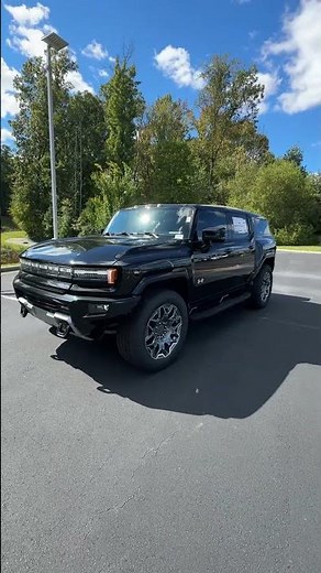 2025 GMC Hummer EV SUV: Mind-Blowing Air Suspension in Action!