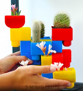 680K views · 4.2K reactions | Smart tips for sorting out the stuff in your closets!: | 5-Minute Crafts | Facebook