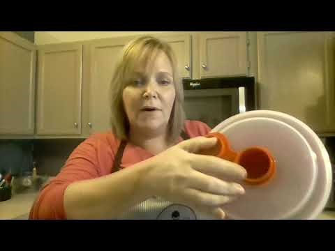 Pampered Chef microwave popcorn popper