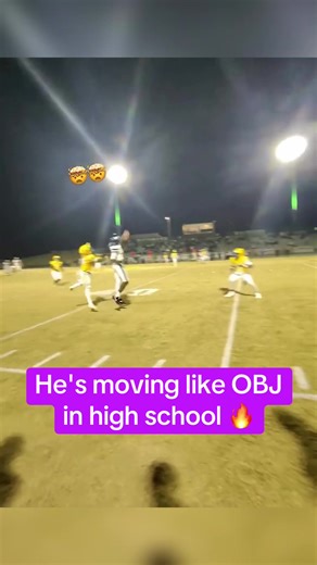 Coach's reaction 😂 (via q.montana/IG) #football #wow #unreal | football athletes