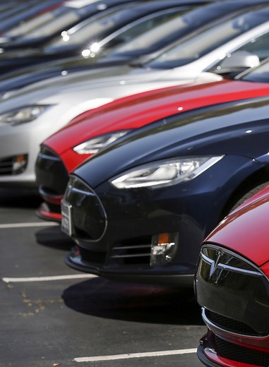 U.S. opens probe into Tesla’s Autopilot over emergency vehicle crashes