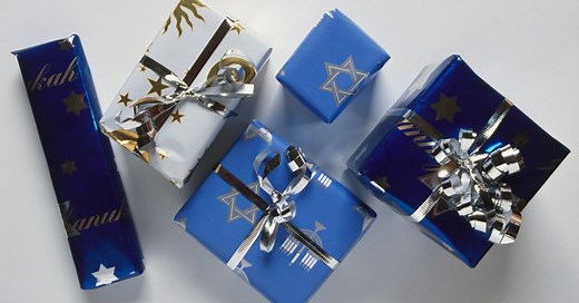 How Blue and White Became the Colors of Hanukkah
