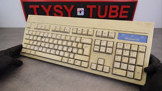 1995 Windows Keyboard Gets Restored to its Former Glory