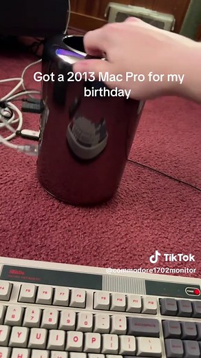 Unboxing the 2013 Mac Pro: A Birthday Surprise