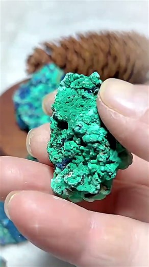 NATURAL CHRYSOCOLLA WITH AZURITE CRYSTAL PROPERTIES AND BENEFITS