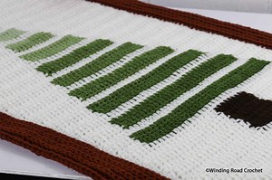 Crochet Table Runner for the Holidays Free Pattern - Winding Road Crochet