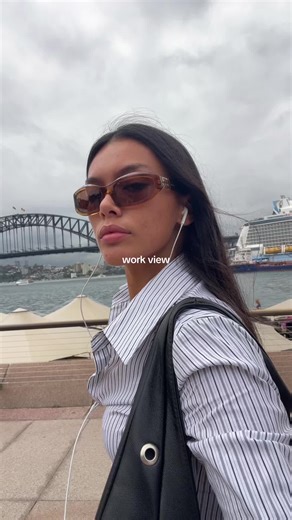 Desk View: Transform Your Work Commute Experience